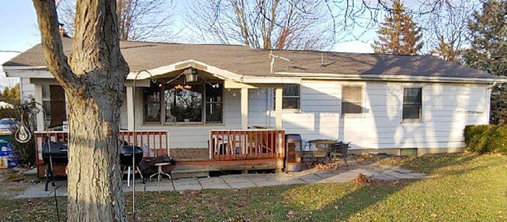 Vinyl Siding - Michigan Exterior Remodeling Contractor, Roofing, Vinyl Siding, Windows, Gutters,